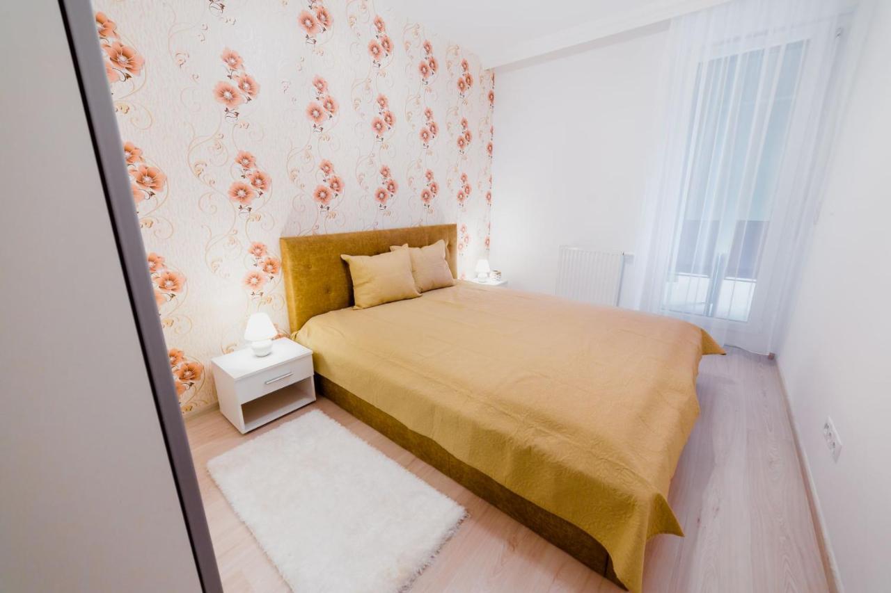 Corvin Promenade With Free Parking Apartamento Budapeste Exterior foto